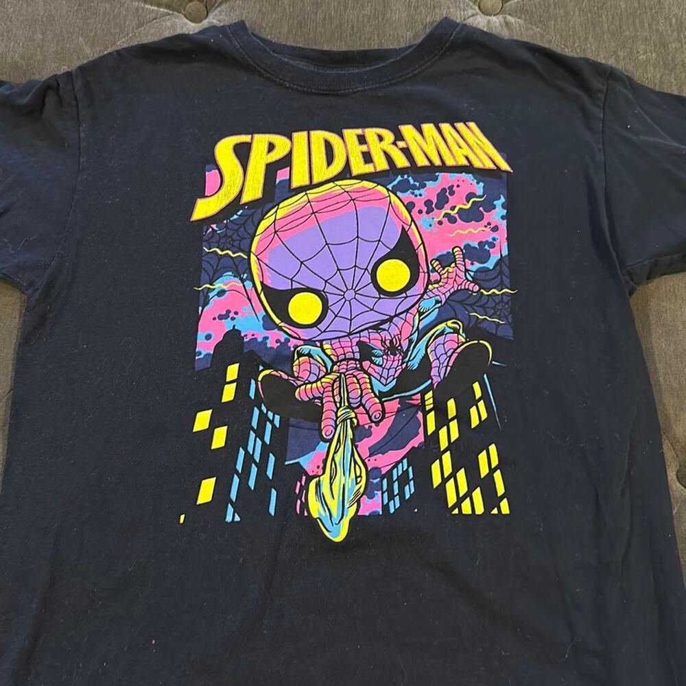 Marvel pop Spider-Man tee size XL